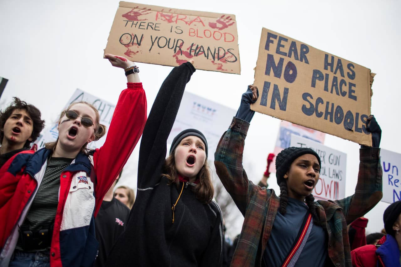"Es realmente importante expresar nuestra ira y la importancia de finalmente tratar de hacer un cambio y tener control de armas en Estados Unidos", dijo a la agencia AP la estudiante Ella Fesler de 16 años de edad.
