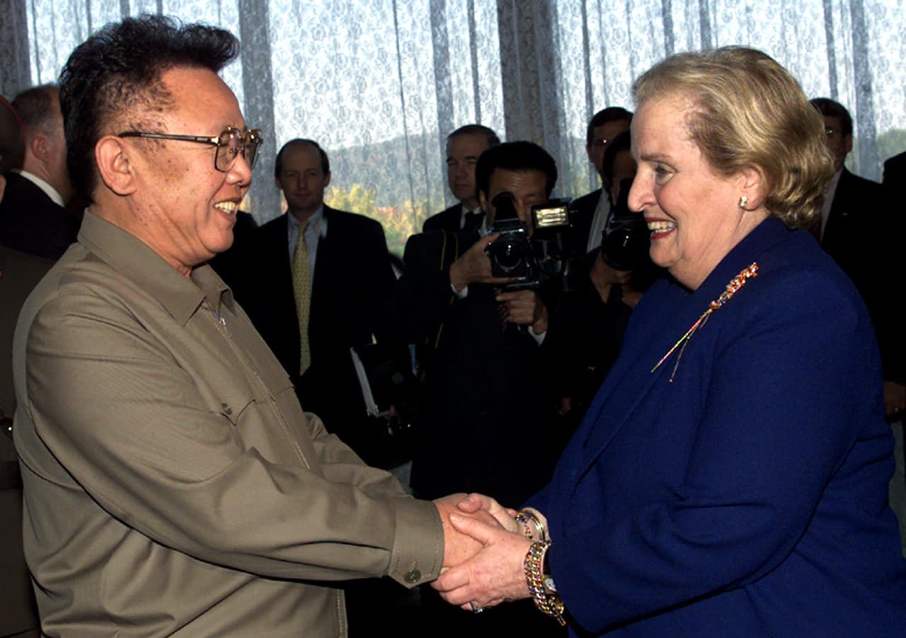 <b>Madeleine Albright, la primera Secretaria de Estado de Estados Unidos. </b>Ocupó este cargo entre 1997 y 2001, durante el segundo mandato de Bill Clinton. Después fue embajadora en las Naciones Unidas.
