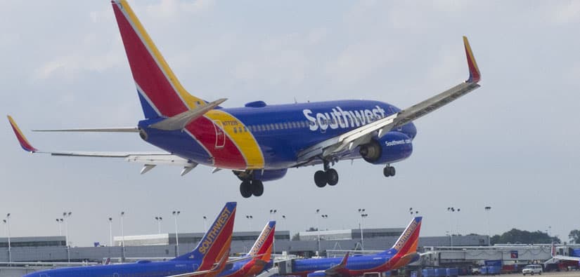 Southwest prohíbe de por vida a mujer acusada de agredir a azafata en un vuelo de Sacramento