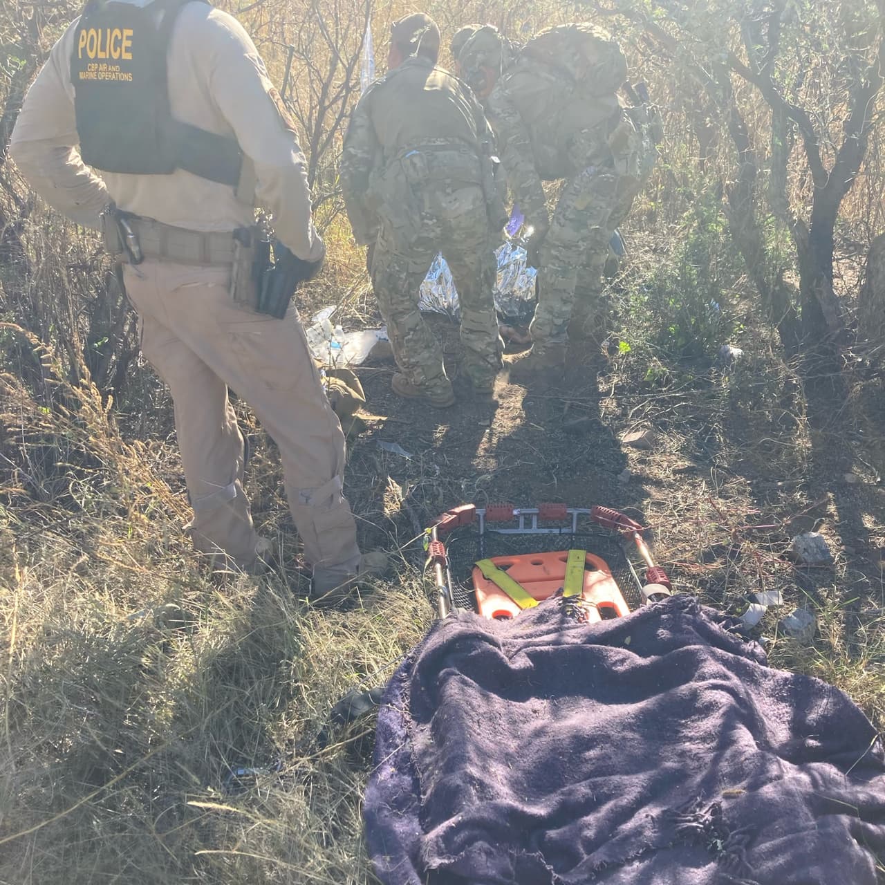 agentes respondieron a una llamada al 911 del hombre de 35 años al oeste de Green Valley.
