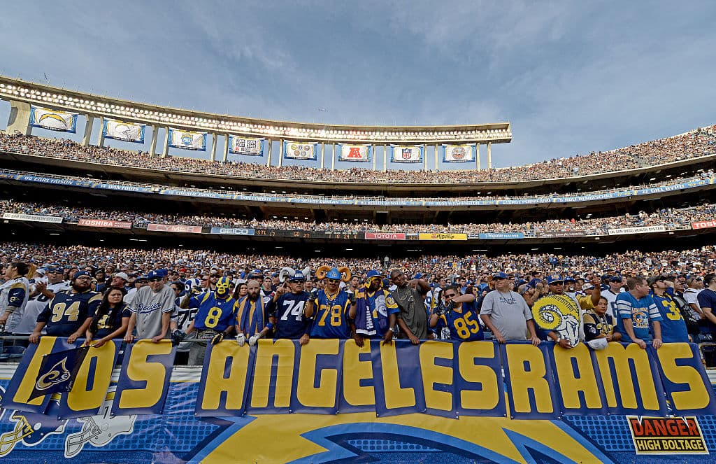 En caso de no conocer mucho de este evento deportivo, debes tener en cuenta que este partido es el más importantes de la Liga de Fútbol Americano, y se jugará el próximo domingo, 3 de febrero, entre los Patriotas de Nueva Inglaterra y los Rams de Los Ángeles.