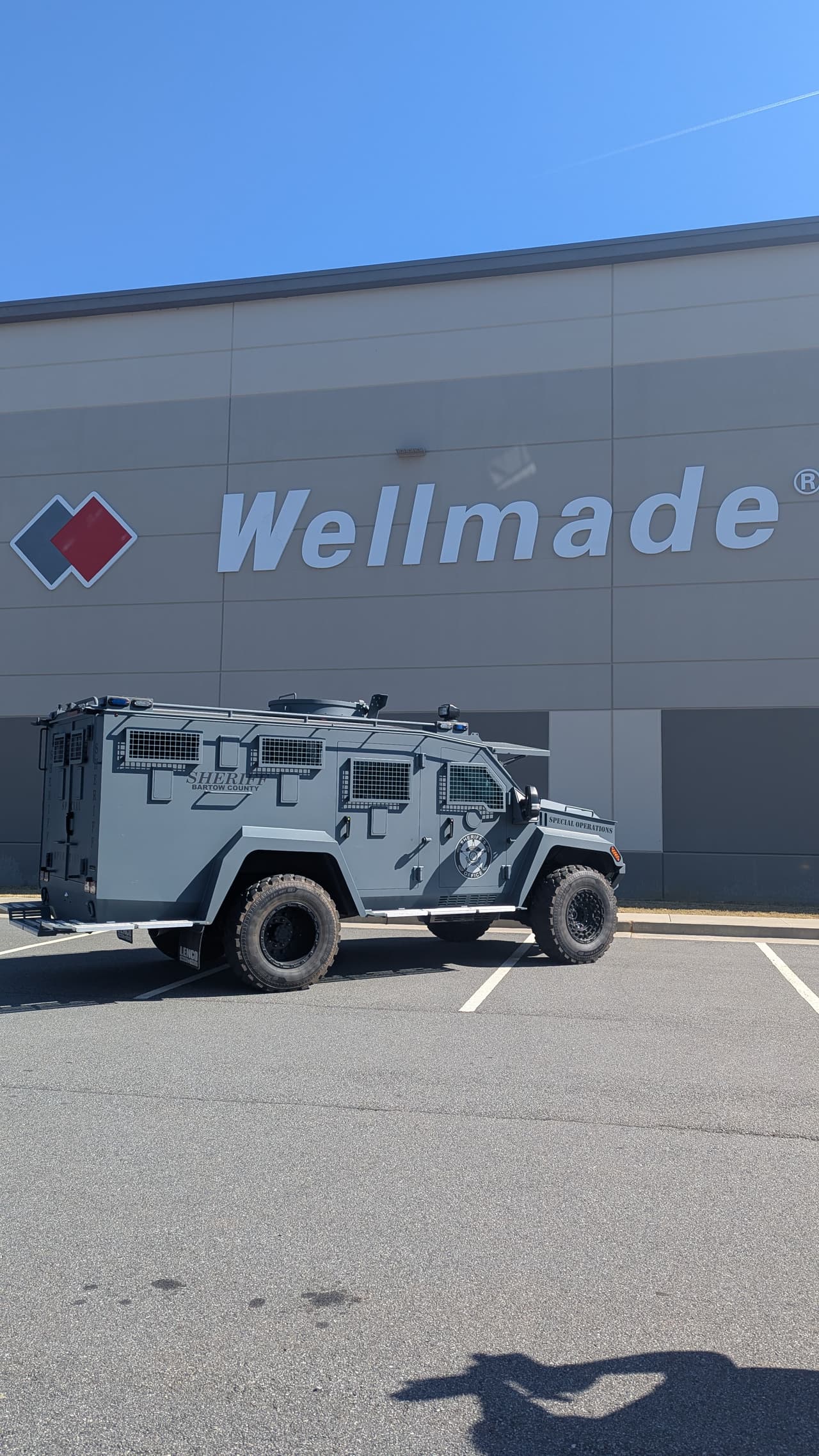 La investigación se llevó a cabo dentro de la planta de Wellmade Industries y
<b> también en algunas viviendas en el condado Bartow. </b>
<br>
<br>Hasta el momento, no se ha dado a conocer si se arrestó a más personas en la investigación. 
<br>