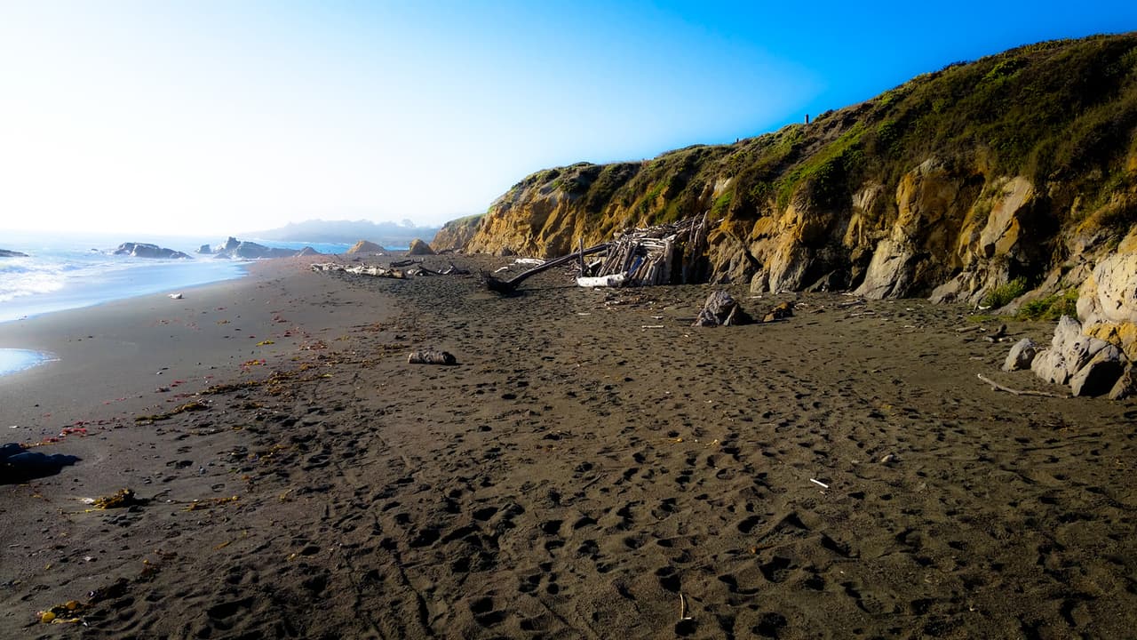 <b>Puesto 4. </b>Moonstone Beach. Cambria, California.
<br>
<br>Esta playa es famosa por su espectacular costa e impresionantes vistas. La zona tiene poblaciones de nutrias marinas, y mar adentro, ballenas y delfines en temporada.