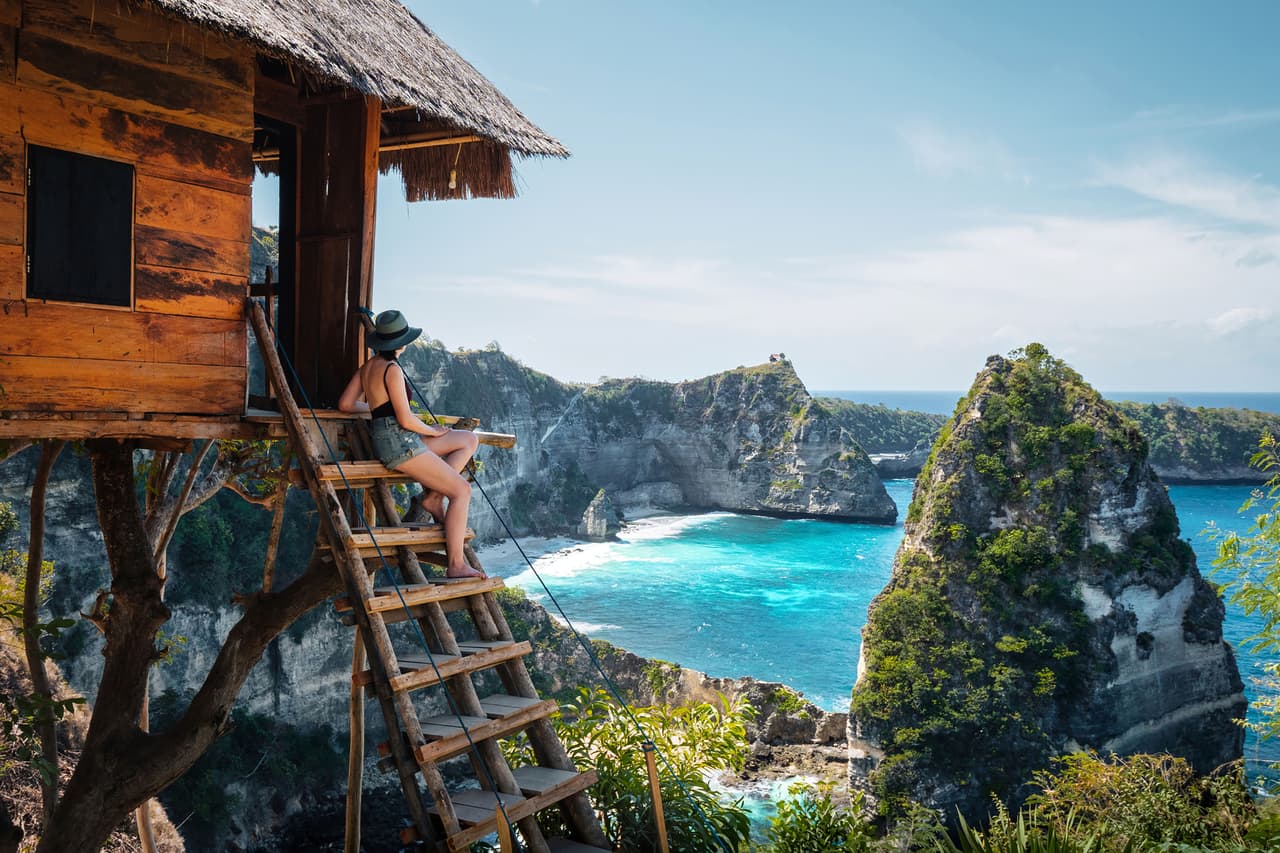 <b>Puesto 16. Bali</b>
<br>
<br>Promedio: 69 puntos
<br>
<br>También se destacó en el costo de la vida pero su puntaje más bajo lo obtuvo en la categoría ‘alojamiento’, que analiza el valor de los bienes raíces y lo fácil que es comprar o alquilar una vivienda conveniente en el extranjero. Allí alcanzó solo 58 puntos.
<br>