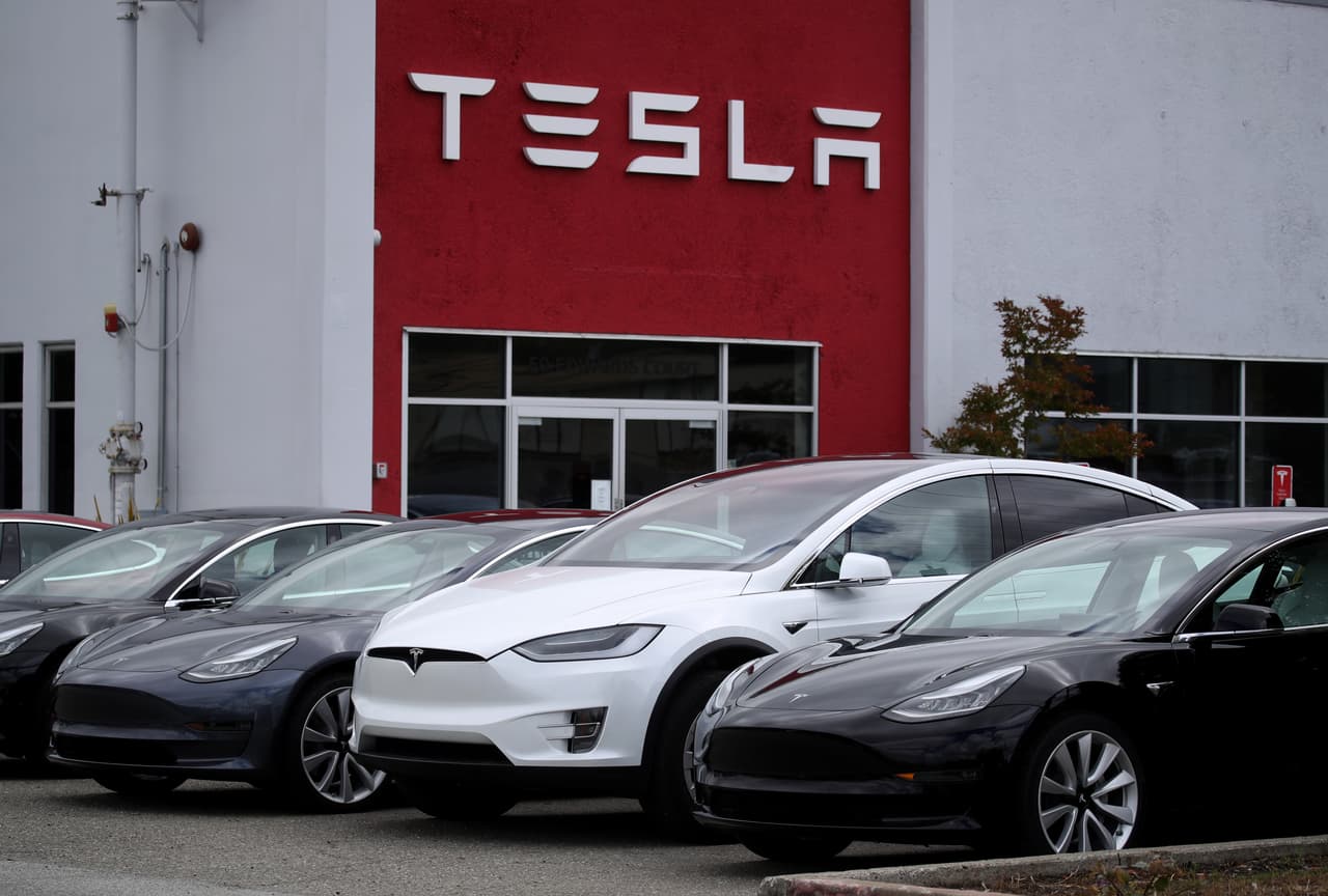 La compañía publicó 315 empleos 
<a href="https://www.tesla.com/careers/search/?country=US&department=4&location=Austin&region=5&state=TX" target="_blank">en su sitio web el lunes 27 de septiembre. </a>