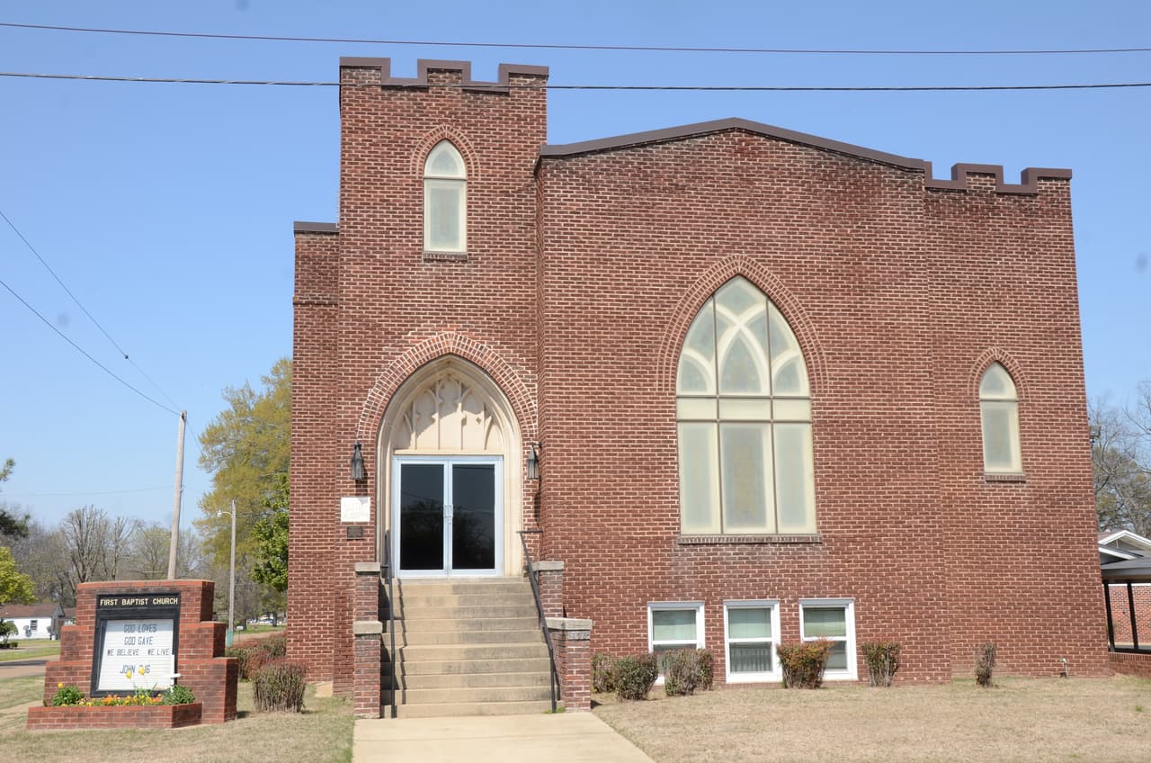 <h3 class="cms-H3-H3">11. Marvell, Arkansas</h3>
<br>
<br>🏡 
<b>Cambio en la población de 2010 a 2020: </b>-24.3%
<br>
<br>🏡
<b> Población total: </b>1,168 en 2010; 884 en 2020.
<br>
<br>🏡
<b> Ingreso medio por hogar:</b> $33,576
<br>
<br>🏡 
<b>Tasa de pobreza: </b>35.5%
<br>
<br>🏡 
<b>Tasa de desempleo, promedio en los últimos cinco años: </b>23.3%
<br>
