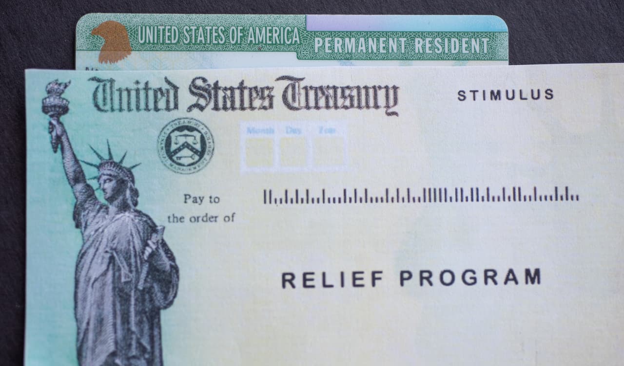 Asimismo, el IRS probablemente evalúe las declaraciones de impuestos del 2020 para calcular qué familias son elegibles al crédito. En caso de que no haya procesado alguna para julio es probable entonces que tome como referencia la declaración más reciente disponible, es decir la del 2019.