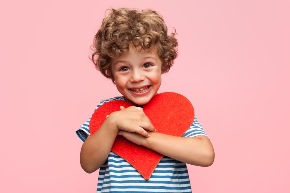 Estimula y apoya a tu hijo Tauro para que se desarrollen las mejores cualidades de su signo de tierra, un signo paciente y confiable, de corazón tierno y amoroso, persistente y determinado en sus asuntos, plácido y amante de la seguridad, y muy sensual en la intimidad.