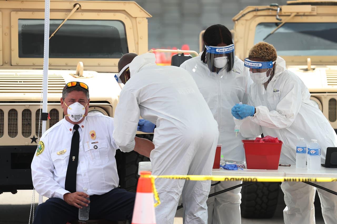 El gobernador Ron DeSantis anunció el miércoles que el Estadio Hard Rock en Miami Gardens servirá ahora para este propósito, además de ser un centro de pruebas de diagnóstico de coronavirus. 
<br>