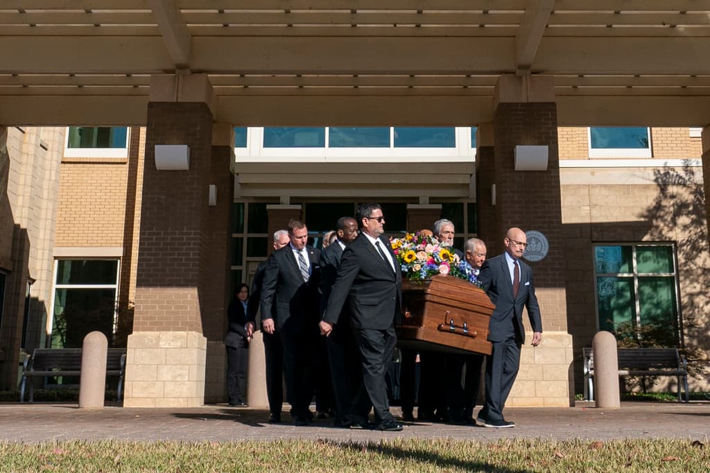 Este lunes comenzaron los funerales de la exprimera dama de Estados Unidos, Rosalynn Carter, quien murió el pasado 19 de noviembre a los 96 años.