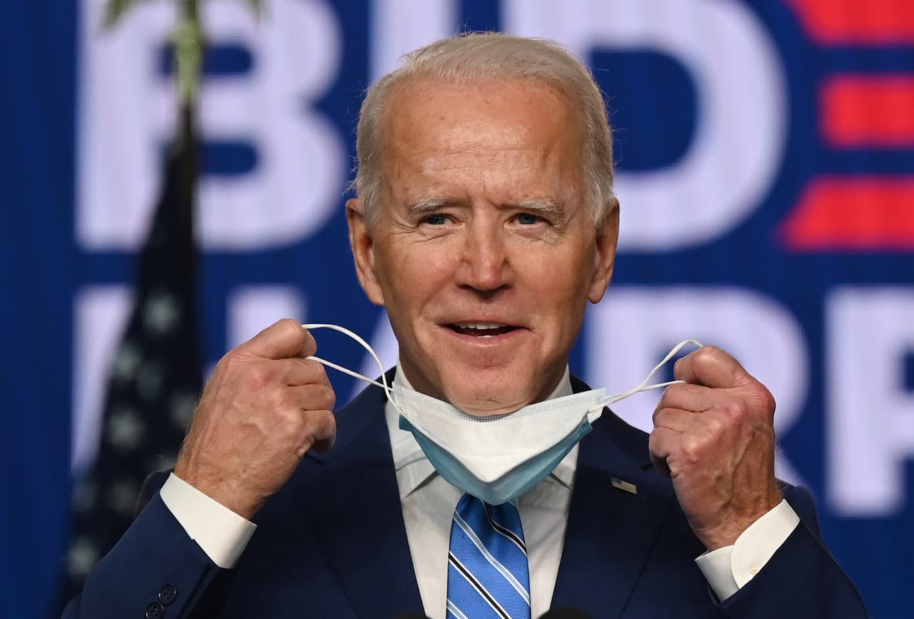 <a href="https://www.univision.com/temas/joe-biden"><b>Joe Biden</b></a>
<b>.</b> En una elección histórica y sin precedentes, el demócrata fue escogido como el presidente número 46 de Estados Unidos. En medio de la pandemia de 
<a href="https://www.univision.com/temas/coronavirus"><u>coronavirus</u></a> y con una participación inédita de votantes por correo, Biden superó los 81 millones de votos. Obtuvo siete millones de votos más que 
<a href="https://www.univision.com/temas/donald-trump"><u>Donald Trump</u></a> y rompió el récord de votantes que ostentaba Barack Obama. 
<a href="https://www.univision.com/noticias/elecciones-en-eeuu-2020/hunter-biden-dice-que-sus-impuestos-estan-siendo-investigados-a-nivel-federal"><u>Siga aquí nuestra cobertura de las elecciones 2020</u></a>