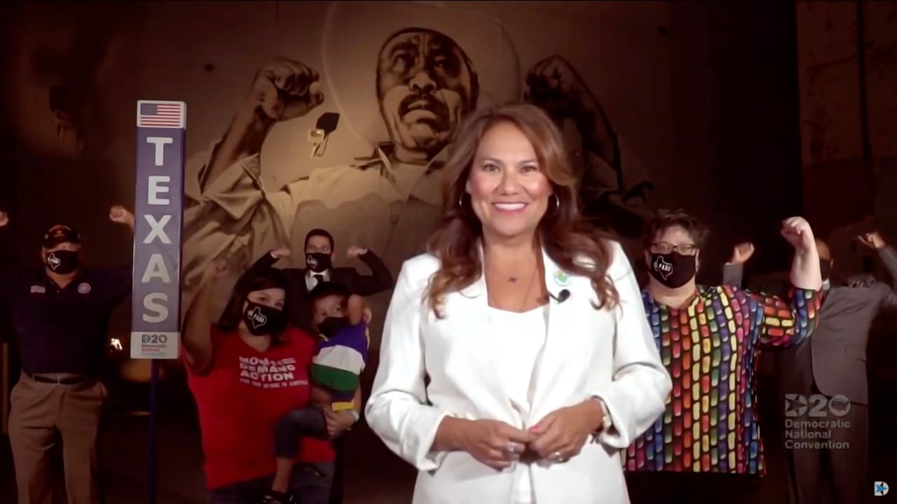 La congresista Verónica Escobar, del distrito 16 (El Paso), recordó el difícil momento 
<a href="https://twitter.com/RepEscobar/status/1332006202281254914?s=20" target="_blank">que atraviesa su comunidad</a>. "Mientras que las familias de El Paso y en todo el país se reúnen en Día de Acción de Gracias, rezamos por aquellos que han sido afectados y expresamos nuestra gratitud a los héroes que están en primera línea, y a todos los que están buscando soluciones para salir de esta pandemia y ayudar a la gente a salir de la tormenta".
