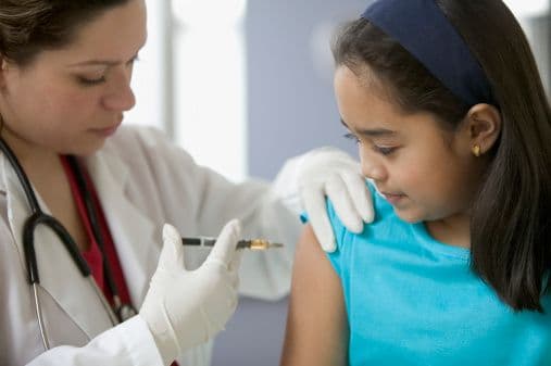 <b>Según los Centros para la Prevención y el Control de Enfermedades (CDC), los más expuestos son:</b>
<br>o Individuos que rechazaron la vacunación.
<br>
<br>o Individuos de partes del mundo donde hay baja cobertura de vacunación o sarampión circulante.
<br>