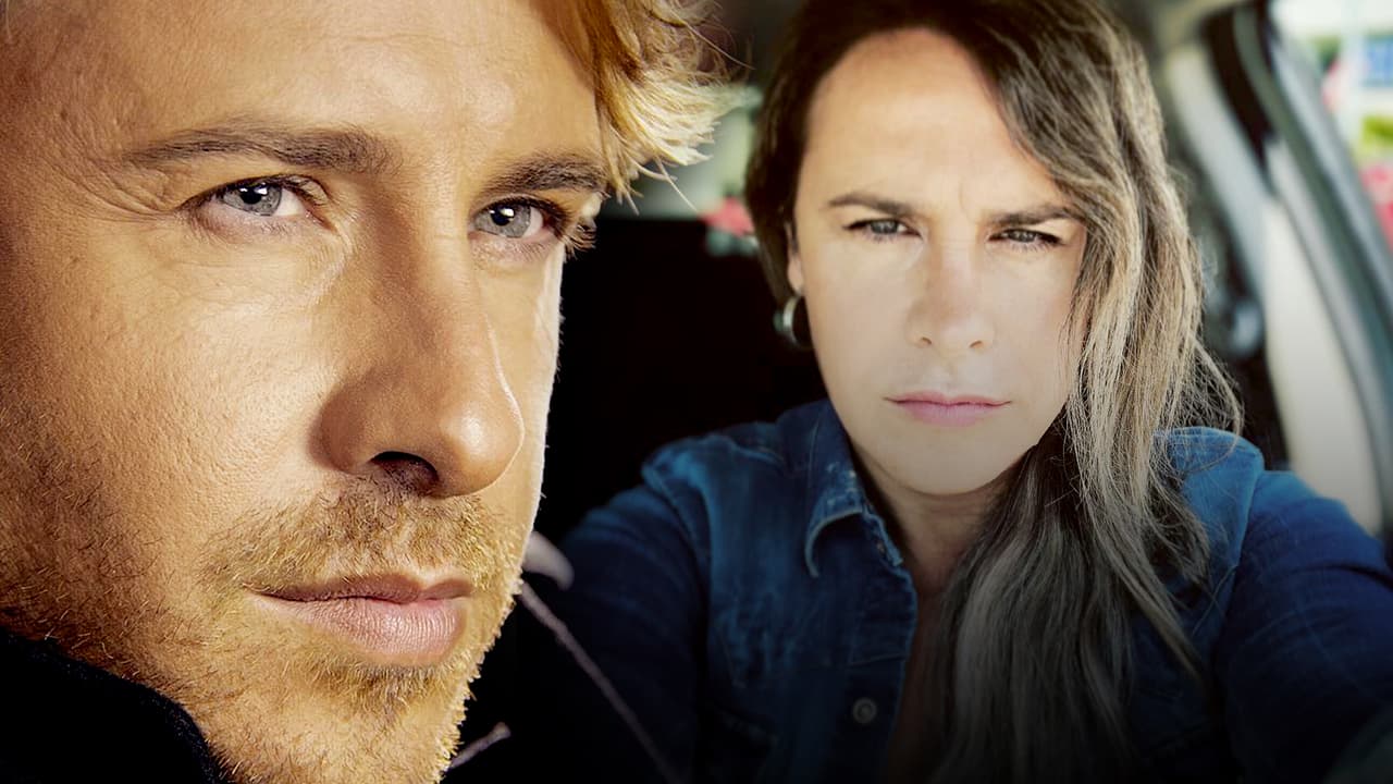 Con voz entrecortada, quien se dio a conocer como el actor Carlos Gascón relata su transición a Karla Sofía