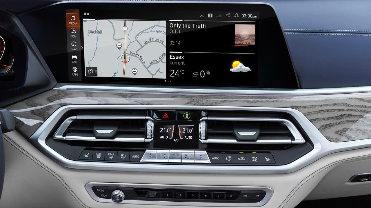 BMW X7 2020.