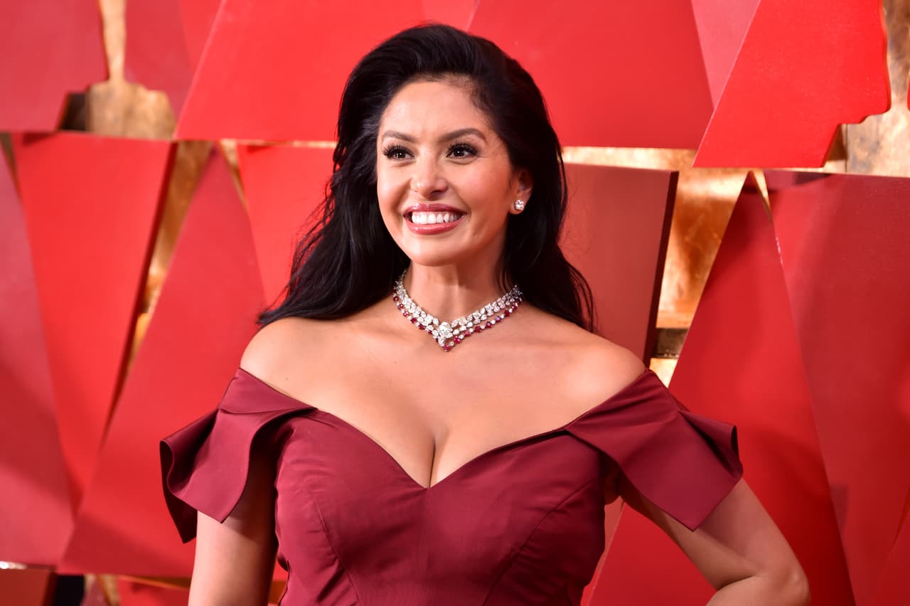 Tras el accidente, una fuente de
<b> la edición estadounidense de la revista People</b> había confirmado que Vanessa Bryant vivía un "momento extremadamente difícil y devastador". Y este miércoles, en el mensaje que publicó, la viuda de Kobe Bryant confirmó que "no hay palabras que puedan describir nuestro dolor".