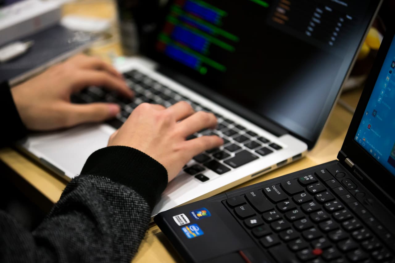 <b>5- Si pago, ¿hay garantías?</b>
<br>No hay ninguna garantía de que los hacker vayan a cumplir. En ataques anteriores ha habido usuarios que sí recuperaron sus archivos tras el pago del rescate, pero...