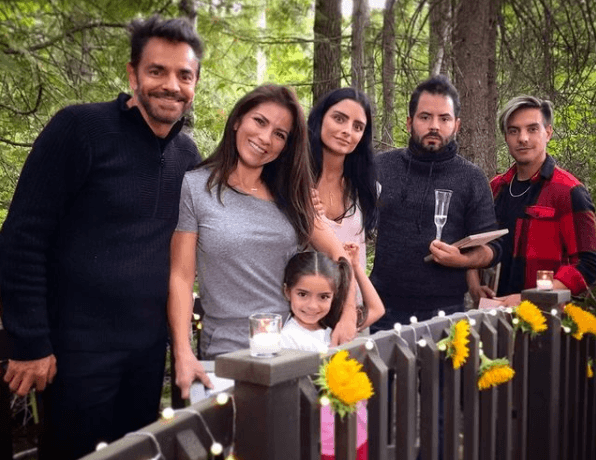 Al momento, ninguno de los 
<b><a href="https://www.univision.com/famosos/quienes-mamas-hijos-eugenio-derbez" target="_blank">hijos mayores de Eugenio Derbez</a></b> se había manifestado al respecto. 
<br>