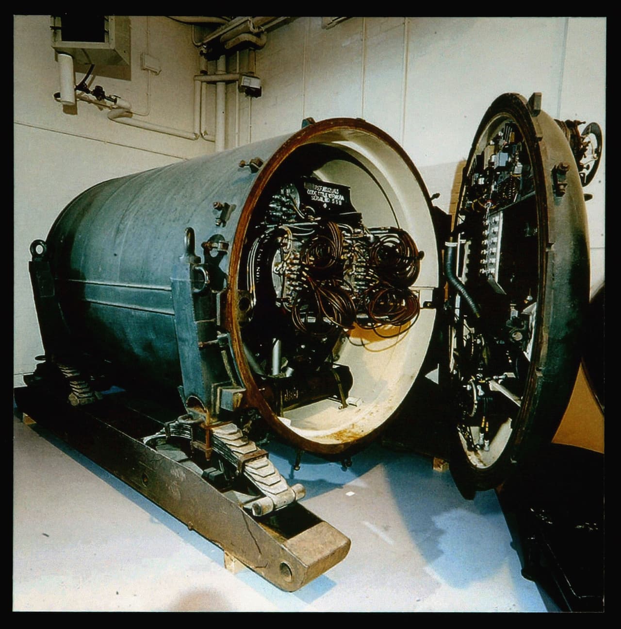 <b>¿Cuántas armas tienen?</b>
<br>Según la
<b> <a href="https://fas.org/issues/nuclear-weapons/status-world-nuclear-forces/">Federación de Científicos Americanos,</a> </b>así se reparten las armas nucleares en el mundo. 
<b>Rusia:</b> 7,000; 
<b>Estados Unidos:</b> 6,800; 
<b>Francia:</b> 300; 
<b>China:</b> 260; 
<b>Reino Unido:</b> 215; 
<b>Pakistán:</b> 130; 
<b>India:</b> 120; 
<b>Israel:</b> 80 y 
<b>Corea del Norte:</b> 15.
<br>