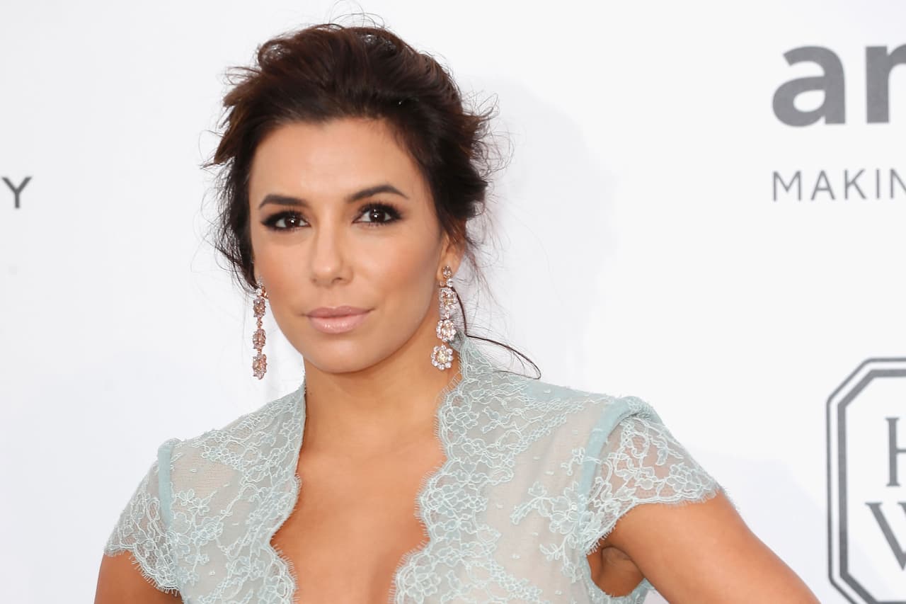 <b>Eva Longoria</b>
<br>La señora Solís de 'Esposas desesperadas' era la más bajita de la serie, ya que apenas alcanza los 5’2” pies (1.57 m). Su estatura se notaba más cuando estaba casada con Tony Parker, quien rozaba los 6’1” (1.88 m).