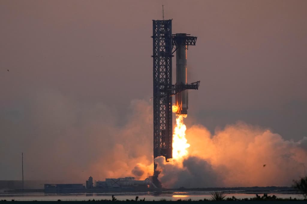 SpaceX recupera una parte clave de su gigantesco cohete Starship en su prueba más audaz hasta el momento