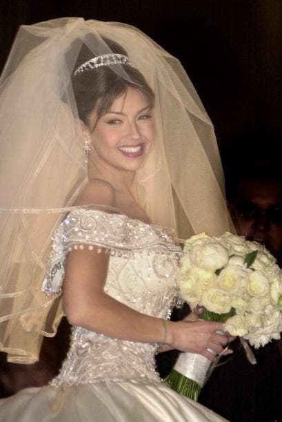 Se dice que su vestido de novia estuvo inspirado en los trajes de la emperatriz Carlota, la mujer de Maximiliano de Habsburgo, el cual está valuado en más de $250 mil dólares.
