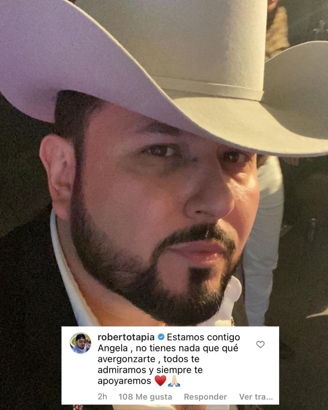 Otro de los gruperos que reaccionaron a las sentidas palabras de la cantante fue 
<b>Roberto Tapia</b>, quien le pidió no tener vergüenza y recibir el apoyo de los que están a su alrededor.