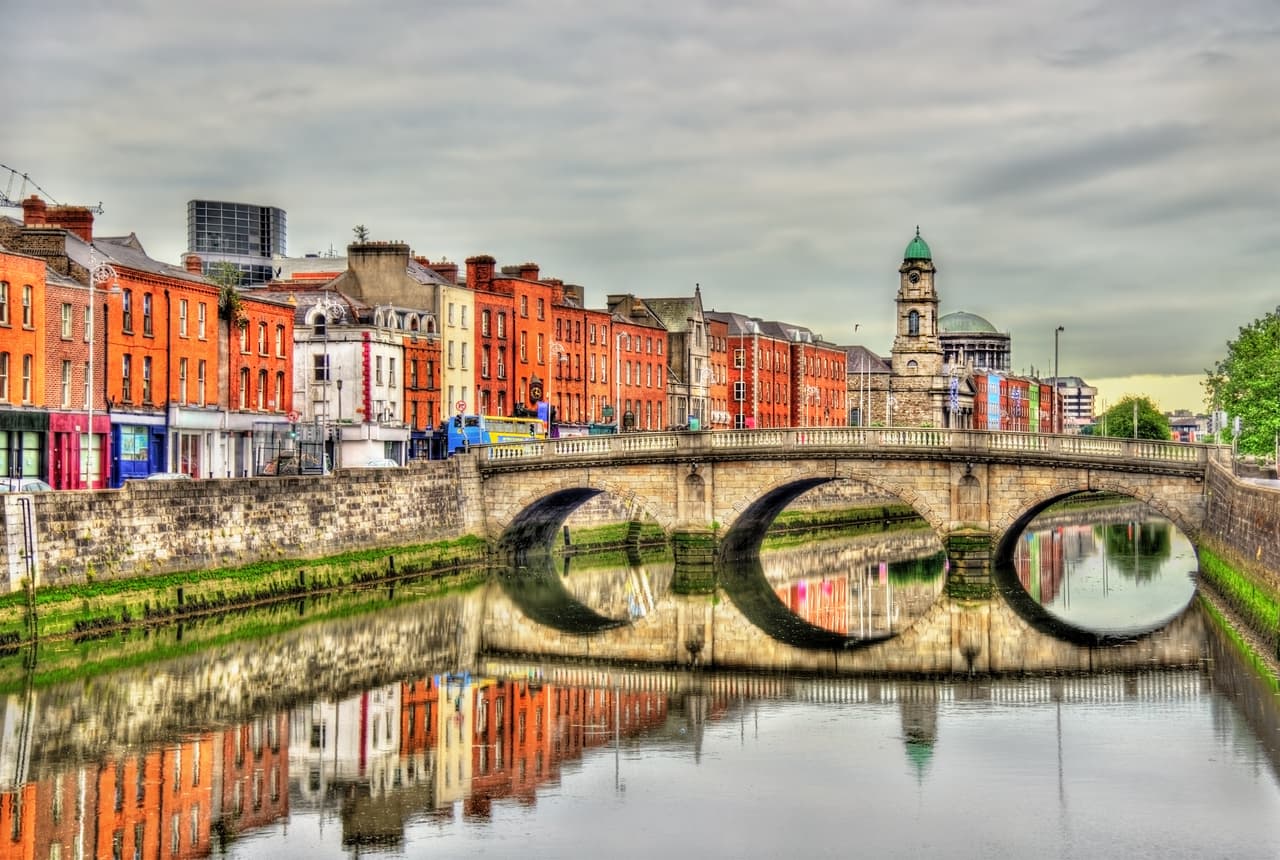 <h3 class="cms-H3-H3">1. Irlanda</h3>
<br>
<br>
<b>¿Cuánto pierde su PIB por el abuso fiscal? </b>22.26%
<br>
<br>Irlanda se ha convertido en uno de los países señalados como 'paraíso fiscal; para empresas, pero esto no solo afecta a otras naciones, sino también al propio gobierno irlandés, que pierde en su recaudación de impuestos.