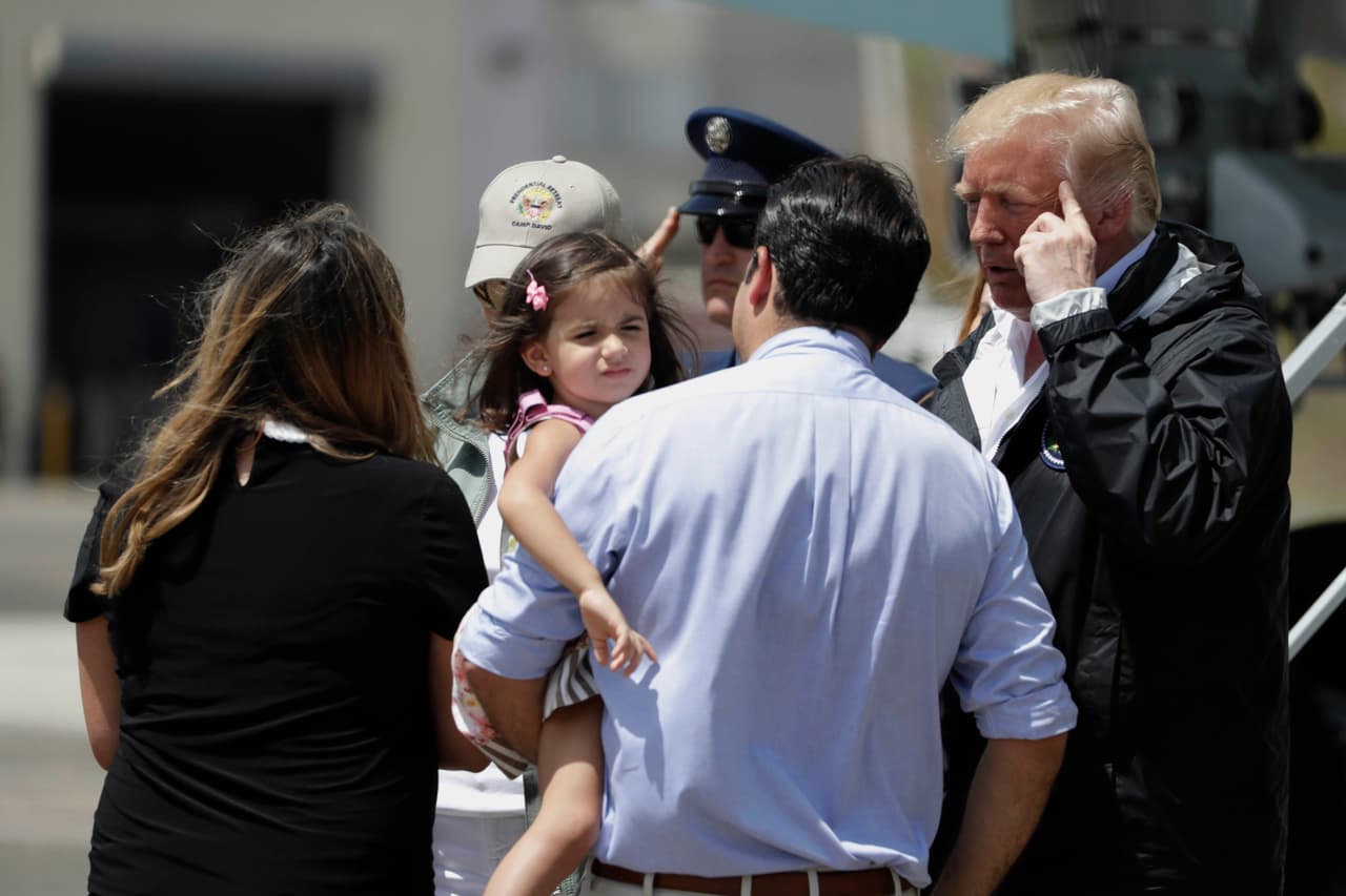 El presidente estadounidense Donald Trump llegó este martes a Puerto Rico para inspeccionar los trabajos de recuperación tras el paso del huracán María por la isla.