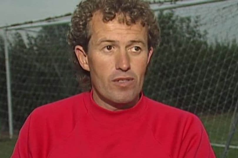 El ex entrenador Barrry Bennell, fue acusado de 48 abusos sexuales con un total de 11 quejas. Este entrenador ya se ha declarado culpable de sus actos.
