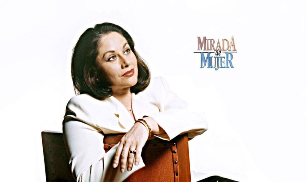 'Mirada de mujer' está basada en la historia colombiana 'Señora Isabel' (1993), la cual fue escrita por Bernardo Romero y Mónica Agudelo.
<br>