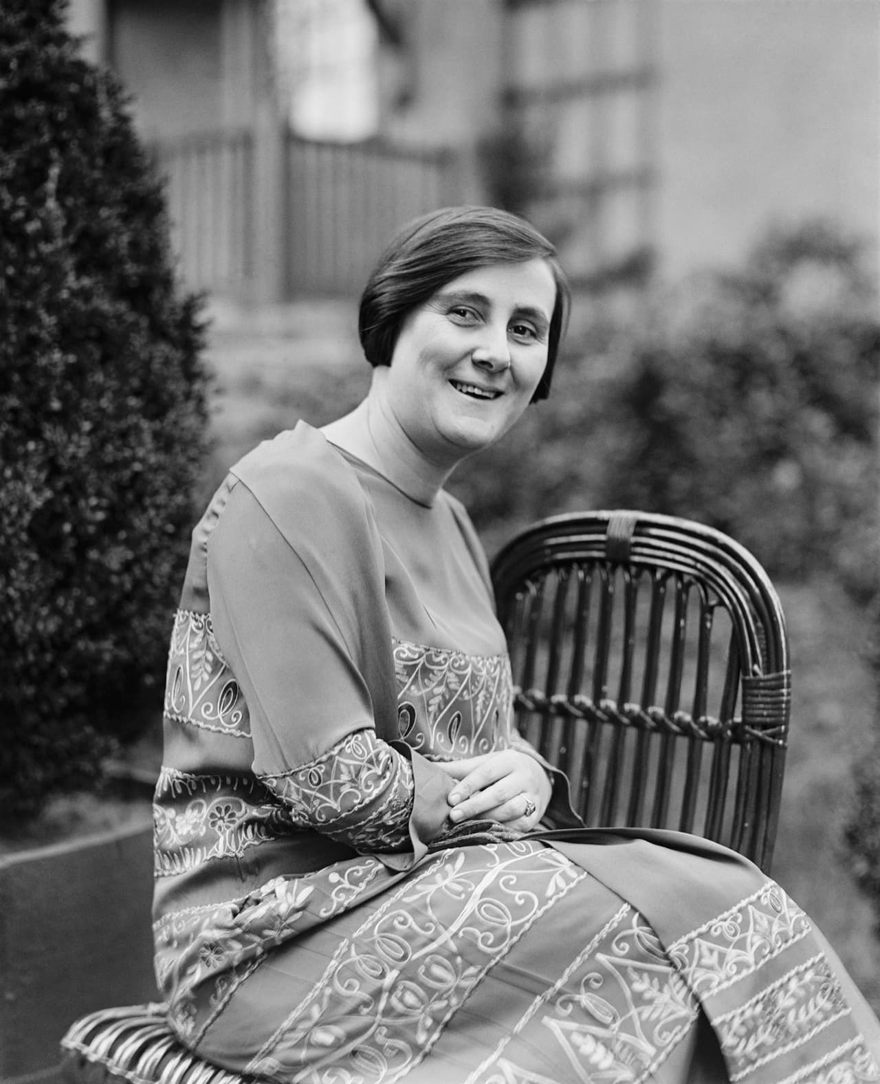 <b>Sólo eran cuatro letras: Bertha Lutz (1894-1976), Brasil</b>
<br>Luchó por una palabra. "Toda persona tiene todos los derechos y libertades proclamados en esta Declaración, sin distinción alguna de raza, color, sexo, idioma, religión..." El segundo artículo de la Declaración Universal de Derechos Humanos no habría a incluido la igualdad de sexo de no haber sido por Bertha Lutz y el grupo de feministas que hicieron campaña en la ONU en 1948 por esta importante palabra. Esta brasileña, fundadora de la principal liga sufragista del país, consiguió que las mujeres pudieran votar en Brasil a partir de 1932.
<br>