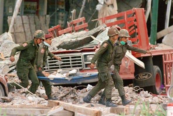 La recuperación fue un proceso lento por falta de recursos, hasta que el ex alcalde Andrés Manuel López Obrador (2000-2005) "empezó a jalar inversionistas" privados para impulsar la recuperación del entonces opacado centro de la ciudad, recordó Salcido.