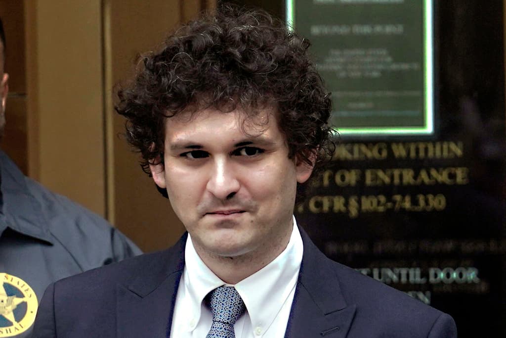 Sentencian a 25 años de prisión al exempresario de las criptomonedas Sam Bankman-Fried