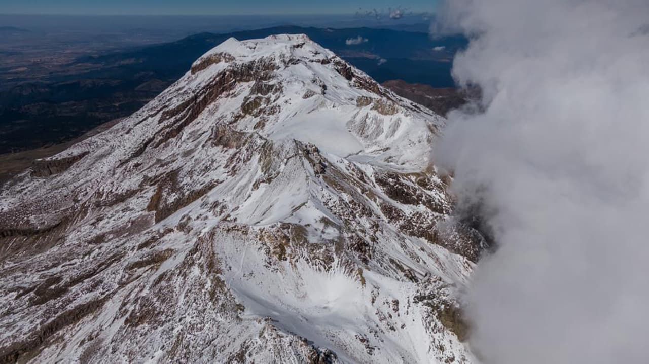 El Glaciar Ayoloco, uno de los pocos 
<a href="https://www.univision.com/noticias/planeta/los-glaciares-bolivianos-van-en-franco-retroceso">cuerpos de hielo</a> permanentes que existen en México, 
<a href="https://www.dgcs.unam.mx/boletin/bdboletin/2021_349.html" target="_blank">fue declarado oficialmente extinto</a> este jueves por investigadores de la Universidad Nacional Autónoma de México (UNAM).