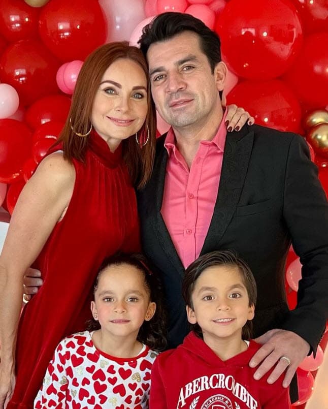 "Por supuesto mi amor, es tu casa", le dijo el histrión y agregó que los mellizos "la recibieron encantadoramente y la pasamos a gusto".
<br>