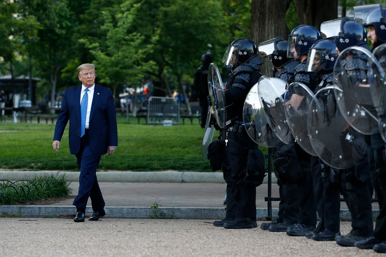 ICE trasladó inmigrantes para llevar agentes a las protestas en la capital y provocó un gran brote de covid-19