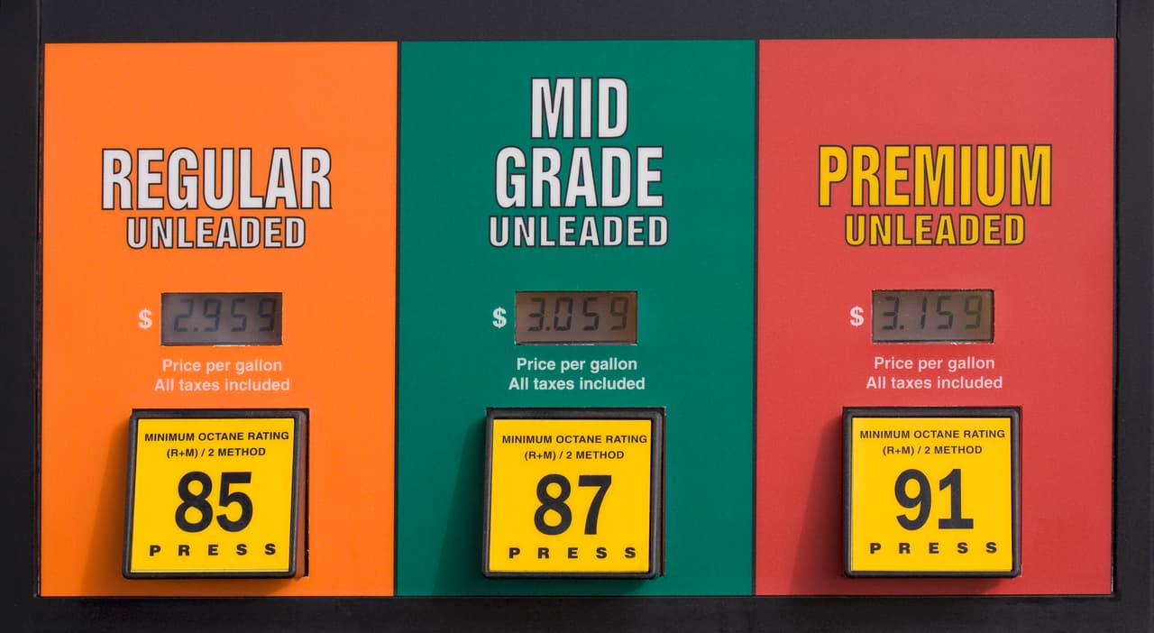 <h3 class="cms-H3-H3">14. Gasolina sin plomo premium</h3>
<br>
<br>💸 
<b>Incremento de precios, de septiembre de 2021 a septiembre de 2022: </b>+19.4%
<br>