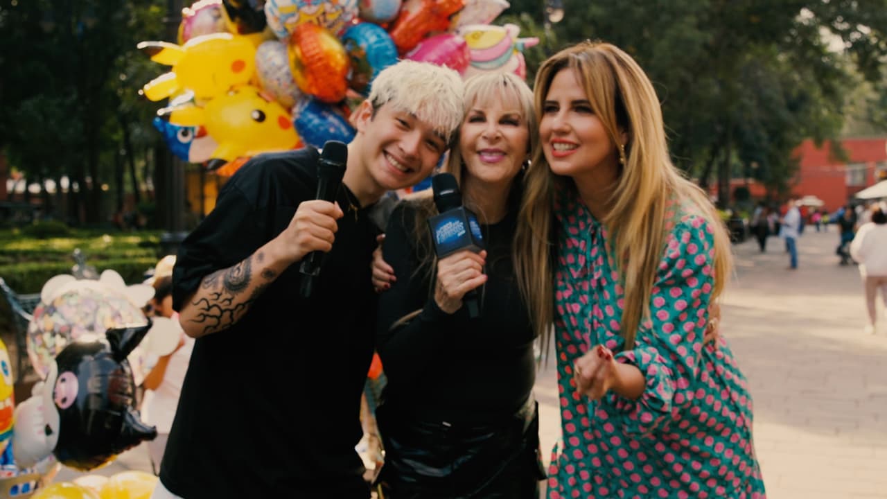 David Bozzo, Shanik y Raquel Bigorra regalan pósters a los fans de La Casa de los Famosos México