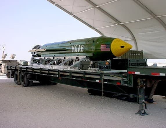 Cuánto le costó a Estados Unidos utilizar la 'madre de todas las bombas' en Afganistán