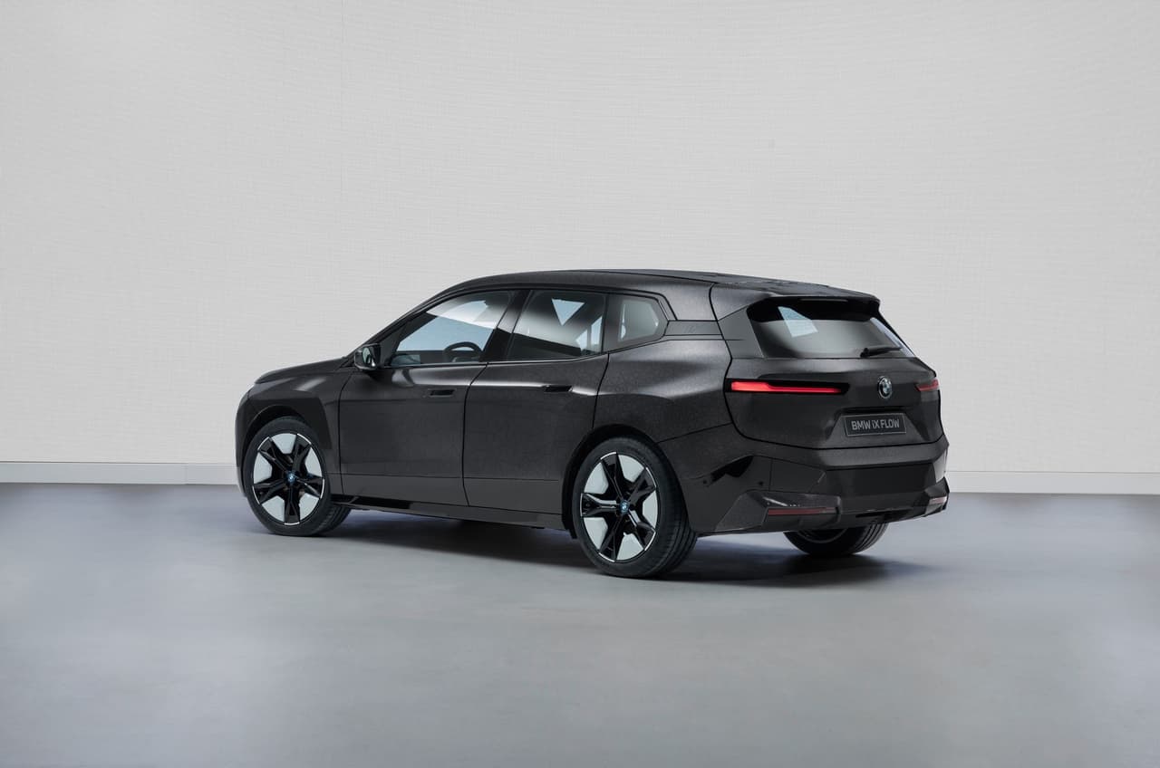 BMW iX Flow Concept