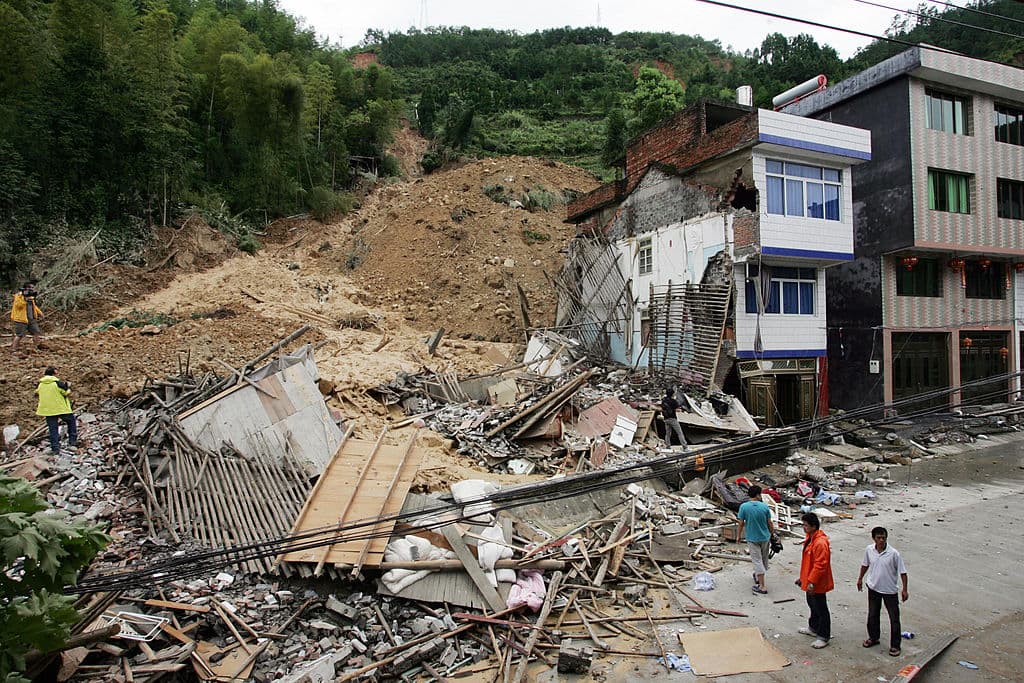Y tan solo días después del paso del eclipse, varios desastres naturales cayeron sobre ellos. Zonas donde pasó la sombra del eclipse fueron azotadas por temblores y tifones, como el ciclón tropical Morakot, que terminó con varios poblados de China y Taiwan.