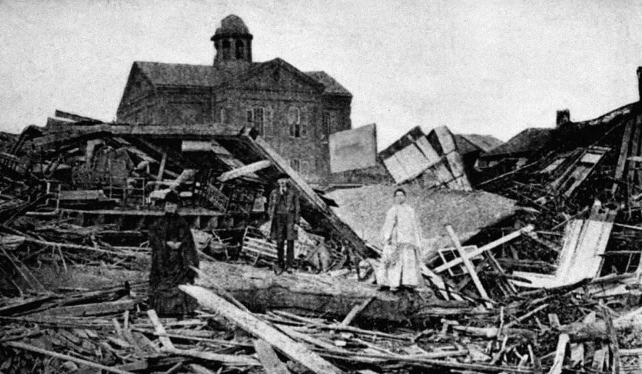 <b>1.- El Gran huracán de Galveston (1900)</b>. 
<b>Fallecidos: 8,000 en Texas. </b>Con vientos de categoría 4 en la escala Saffir-SImpson se convirtió en el desastre natural más mortal que ha azotado a los Estados Unidos.
