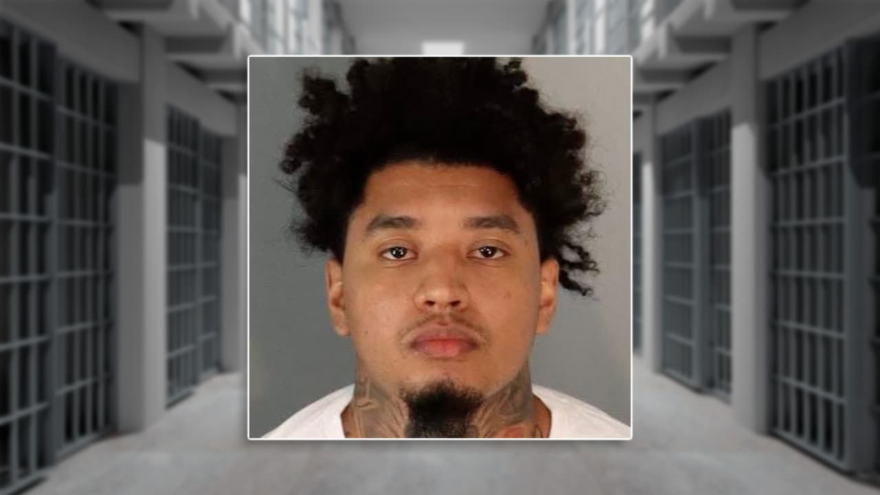 Andre Devin Thomas, de 23 años, fue identificado como sospechoso del homicidio de David Abarca.