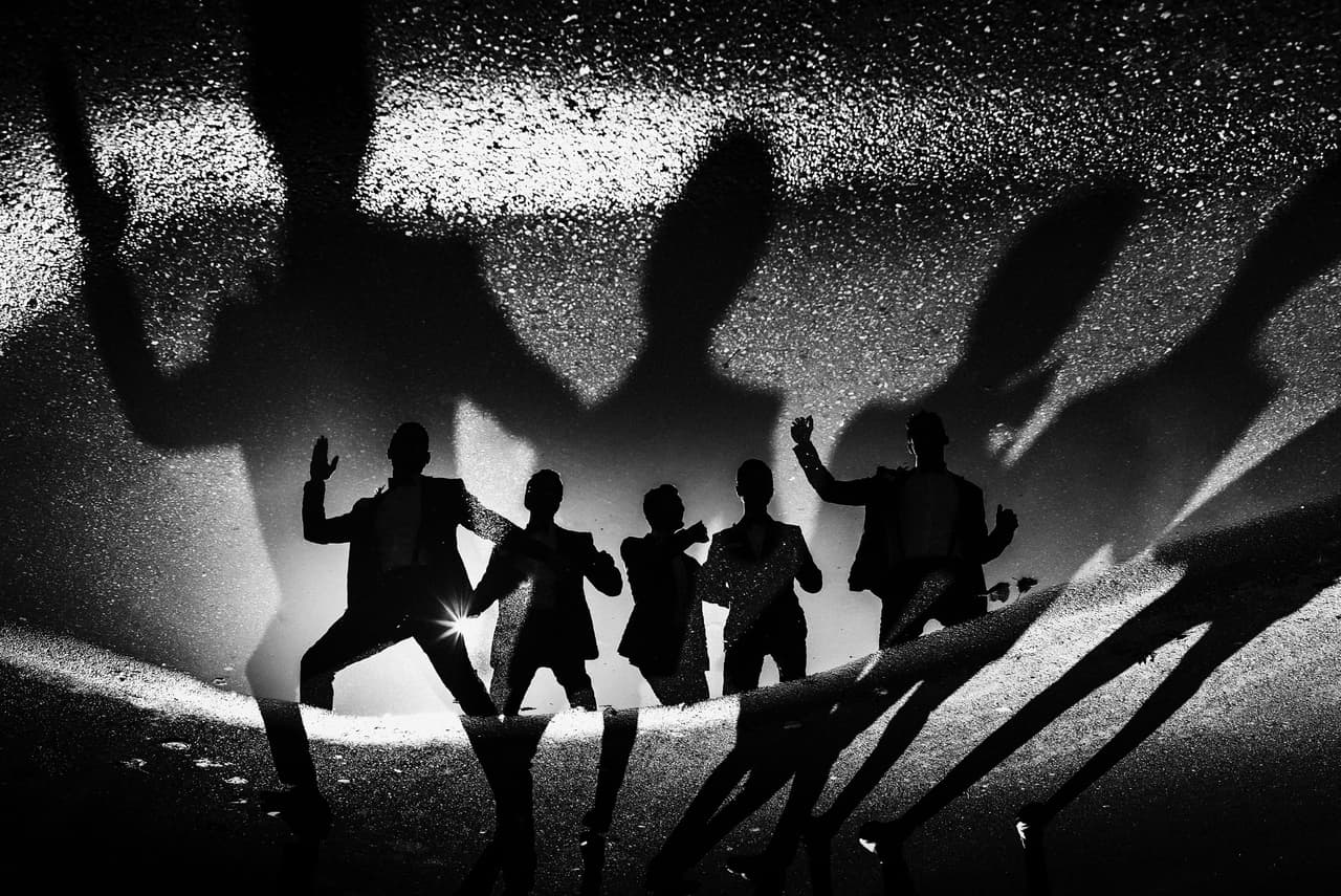 Esta imagen resultó ganadora en la categoría ‘fiesta nupcial’ y para su autor “es una mezcla de arte y documental”. 
<br>
<br>