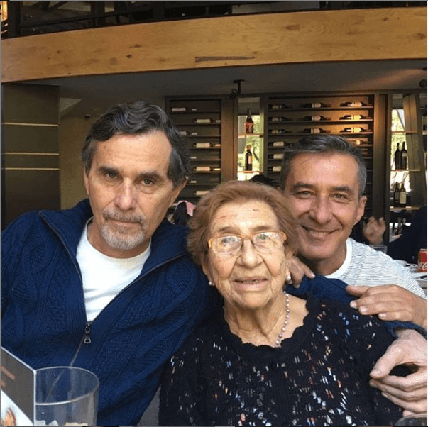 Este año, Humberto Zurita también sufrió la 
<a href="https://www.univision.com/famosos/muere-mama-humberto-zurita">pérdida de su madre, la señora Guadalupe Moreno</a>, pero pese al dolor, él ha aprendido a seguir viviendo y a disfrutar el tiempo con sus hijos, Emiliano y Sebastián.