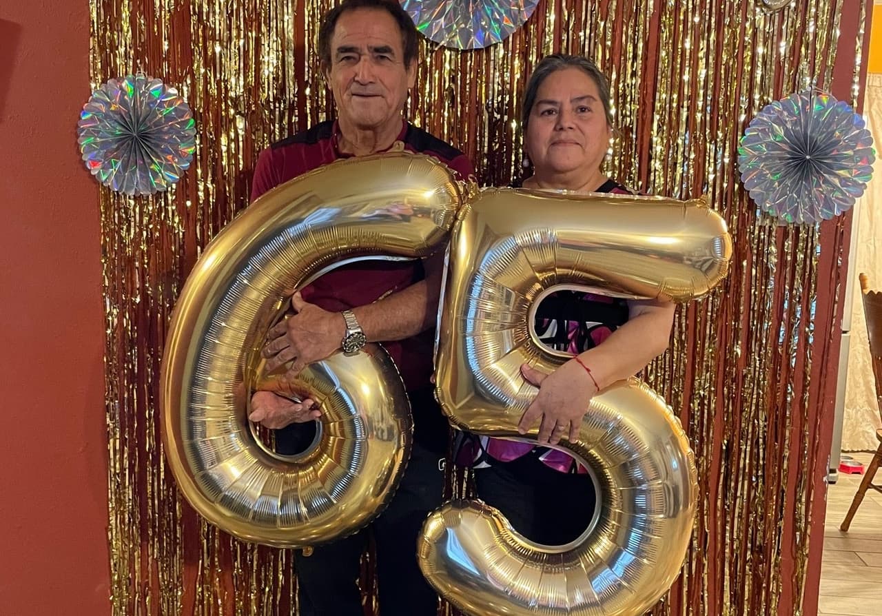 Roberto Rivas with his wife Laura Cuya on his 65th birthday in 2022.