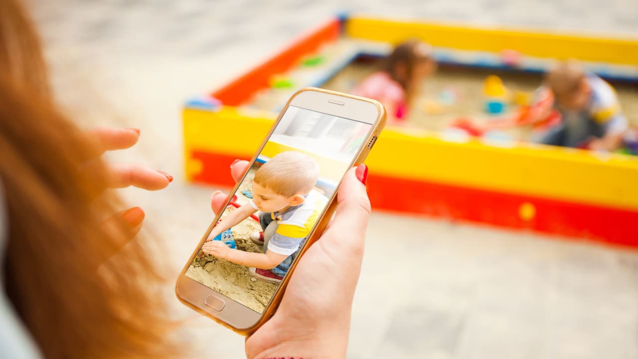 5 fotografías de tus hijos que nunca debes publicar en redes sociales