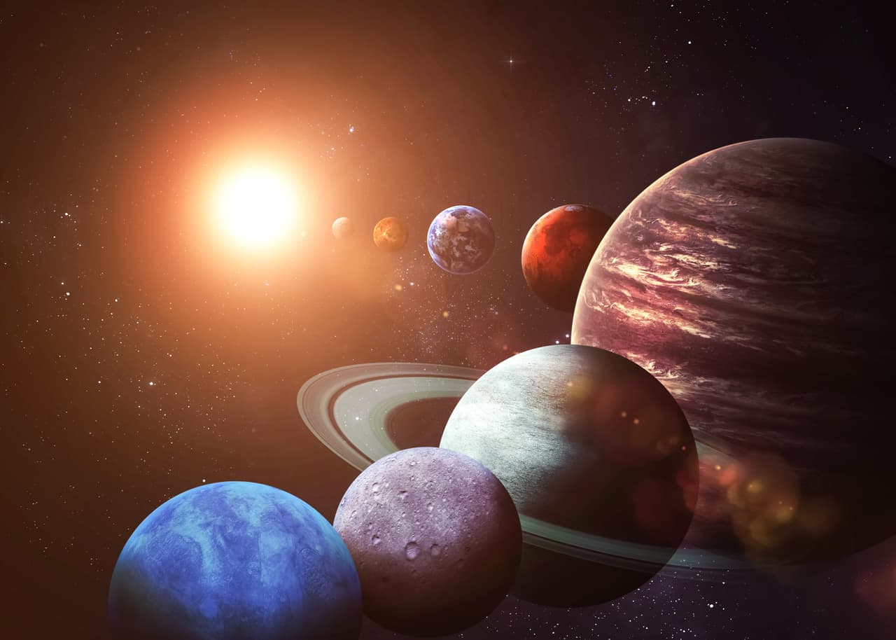 La reflexión sería “somos tan importantes como una estrella, pero una diminuta hormiga es tan importante como nosotros”, la inmensidad del Cosmos, la grandeza del Universo nos enseña a ser cada día más humildes y mejores seres humanos.