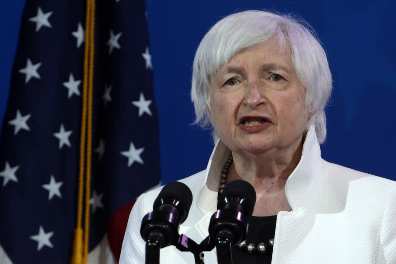 <b>Secretaria del Tesoro: Janet Yellen.</b> Fue presidenta de la Reserva Federal entre 2014 y 2018. Luego de ser confirmada por el Senado, se convertió en la primera mujer en ocupar este cargo.